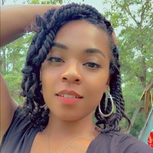 Meet your Posher, Brittney